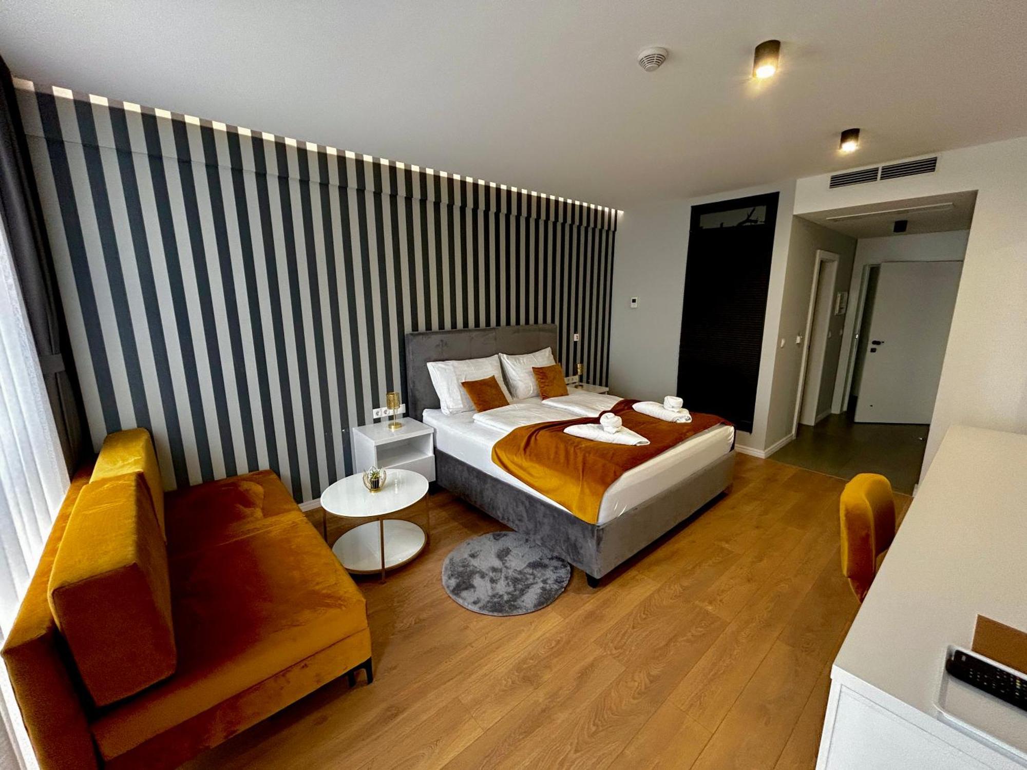 Hotel Gold Jet Bihac Luaran gambar