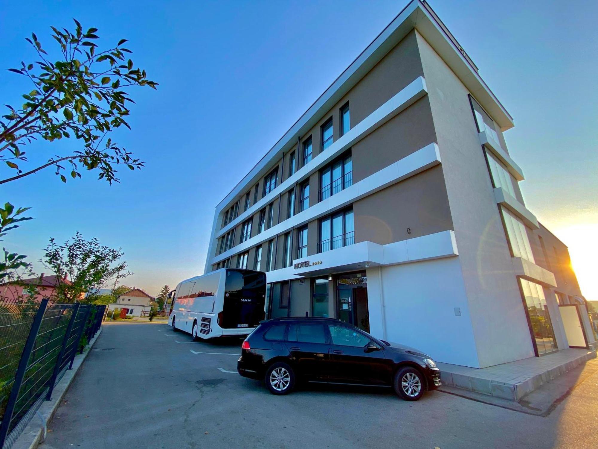 Hotel Gold Jet Bihac Luaran gambar